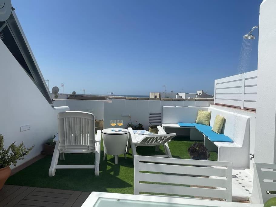 Casa Lola Conil, Azotea Al Mar Y Parking Solo Familias O Parejas Villa Conil De La Frontera Dış mekan fotoğraf